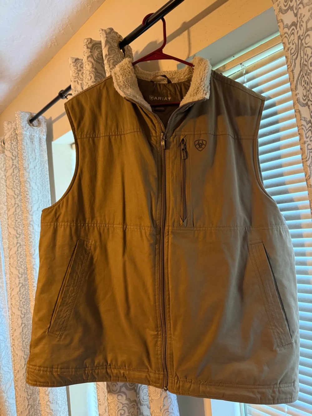 Ariat Men’s Brown Quilted Vest with Sherpa Collar